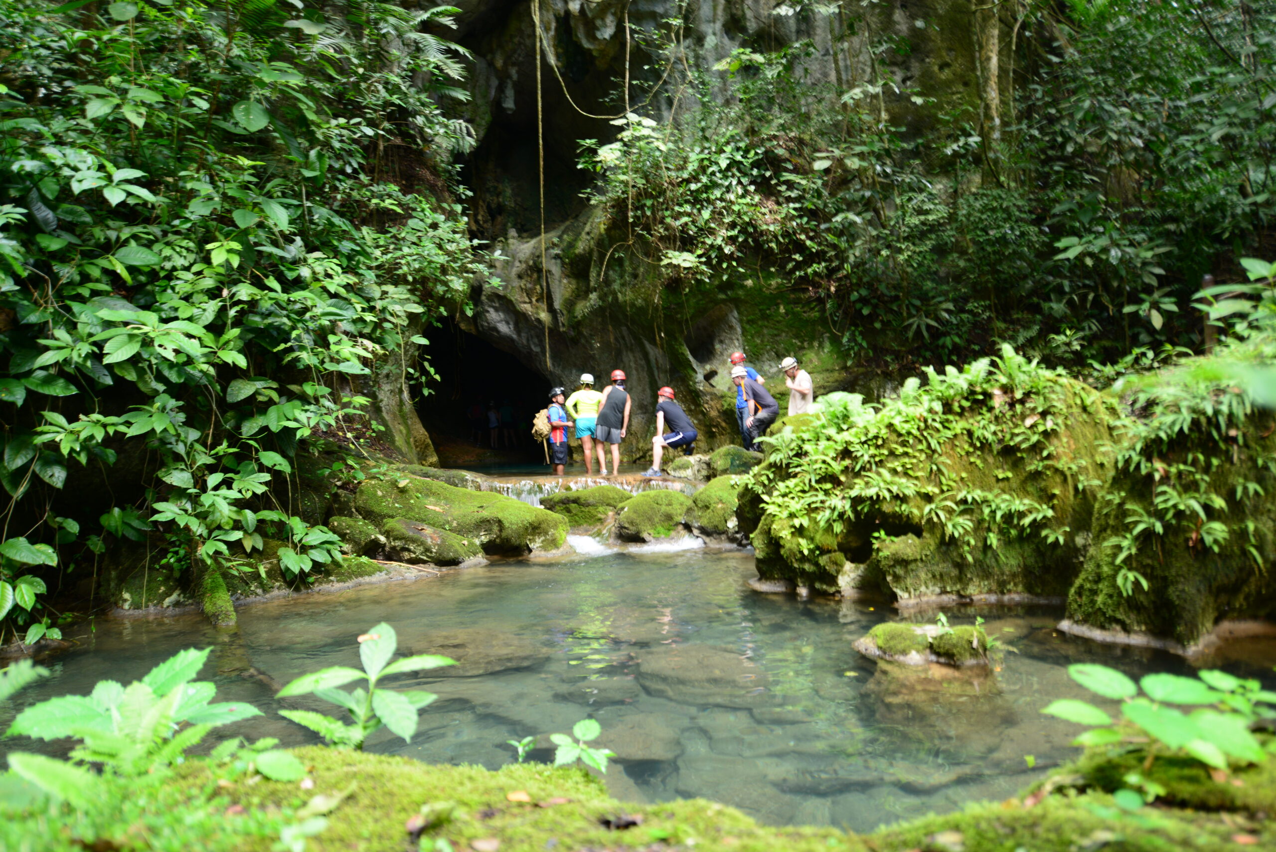 Visitors-at-the-entrance-of-the-ATM-Cave